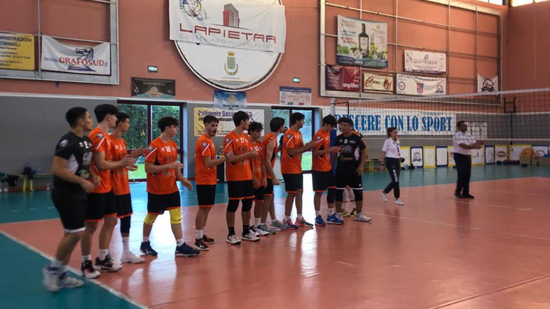 Nuova vittoria per la Corigliano-Rossano Volley che agguanta la vetta della classifica