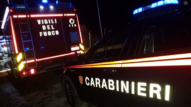 Corigliano-Rossano si sveglia in un bagno di cenere: tre auto distrutte dalle fiamme nella notte