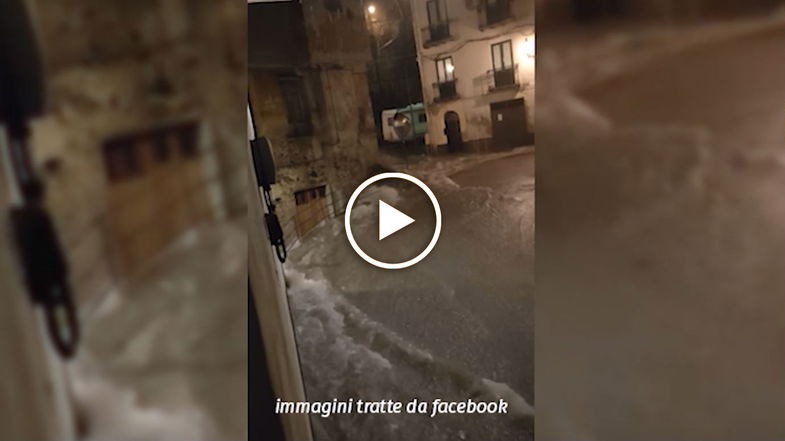 Due ore di pioggia intensa: Corigliano-Rossano finisce sotto l'acqua - VIDEO