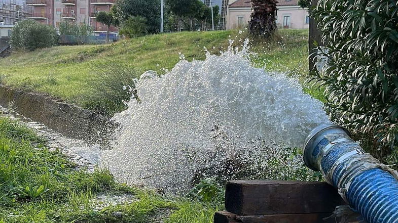 Pioggia violenta a Co-Ro, proseguono gli interventi manutentivi anche nei plessi scolastici che hanno subito infiltrazioni