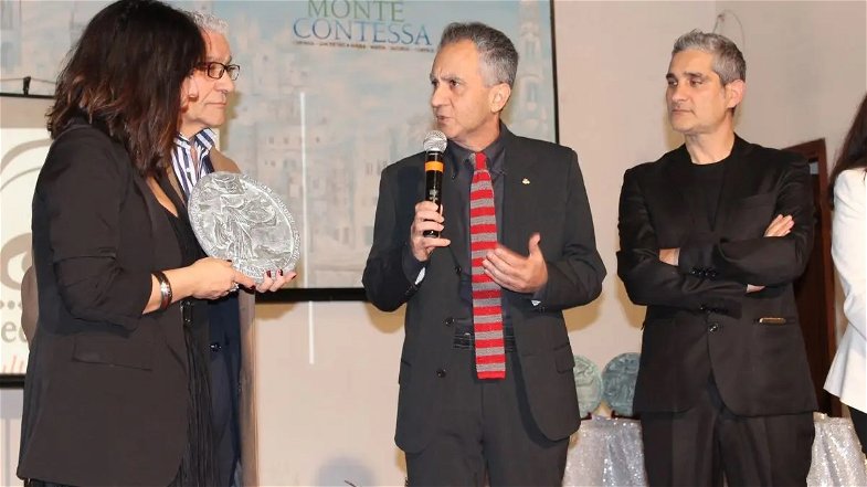Unical insignita del Premio Internazionale Ali sul Mediterraneo Libri & Cultura Festival 2023