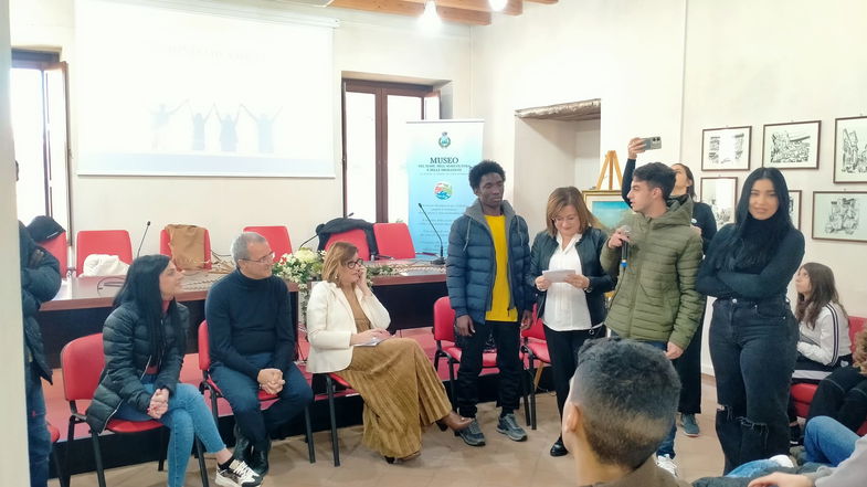 Al Museo Civico di Cariati protagonisti i giovani. Ambasciatori di solidarietà e di interculturalità per 