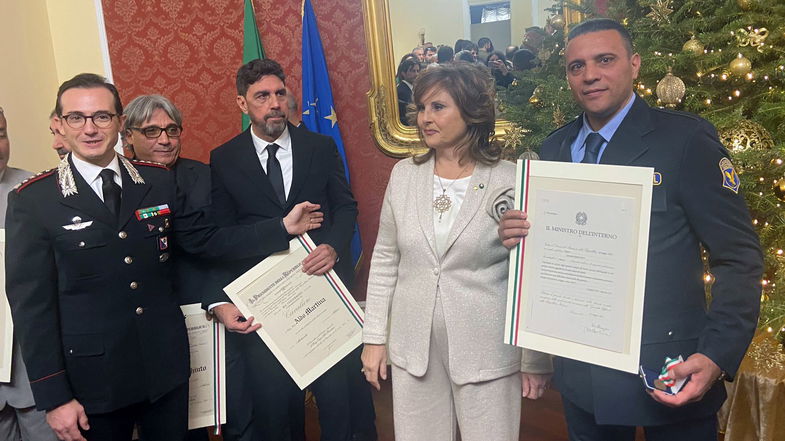 Disarmò un esagitato in Pronto soccorso: premiato dal Presidente della Repubblica