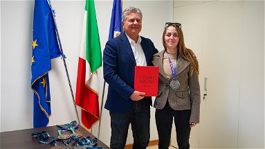 Mancuso incontra Noemi Canino, la campionessa mondiale di nuoto per sordi 