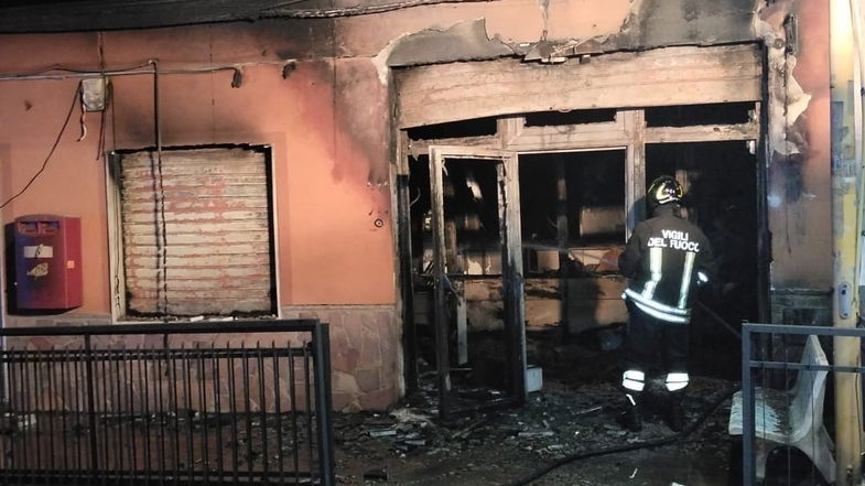 Ufficio postale alle fiamme: poteva essere una strage. Arrestato il responsabile - VIDEO