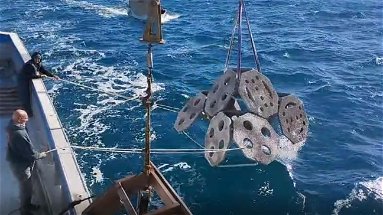 Calopezzati: inabissati nello Jonio i primi due dissuasori contro la pesca a strascico - VIDEO