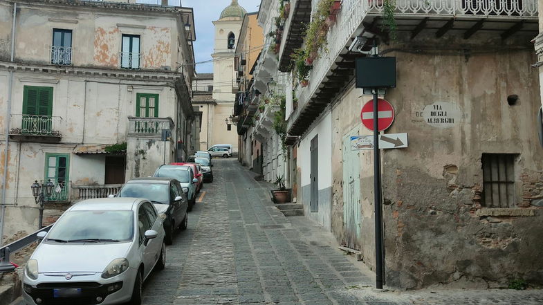 Partiti i lavori per l'attivazione di Ztl e aree pedonali nei centri storici di Rossano e Corigliano