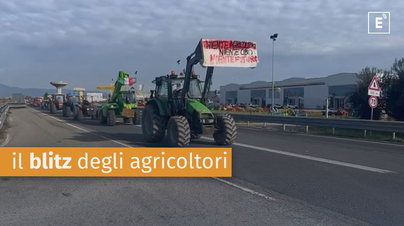 Blitz degli agricoltori sulla SS106: blocchi estemporanei e rallentamenti