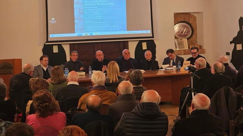 Successo per la presentazione del libro “Vita e opere di autorevoli figure rossanesi” a Co-Ro 