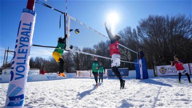 Lorica, enorme successo la prima tappa del campionato di Snow Volley
