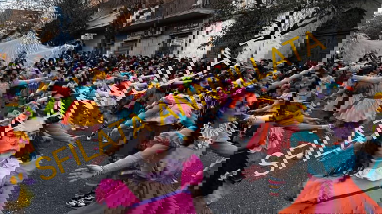 Castrovillari, il maltempo ferma la sfilata di Carnevale