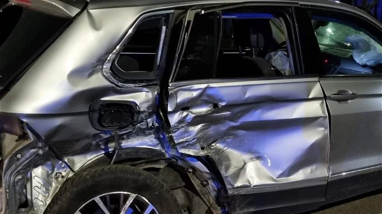Violento incidente a Villaggio Frassa: SUV si ribalta sulla carreggiata