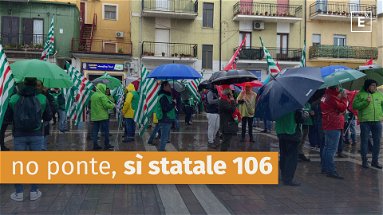 «La Calabria non ha bisogno del Ponte ma di strade sicure». I sindacati scendono in piazza per la SS106