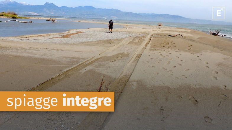 Verso l'estate, basta ruspe e pulizie meccaniche sulle spiagge: la strada per la Bandiera Blu passa anche da qui