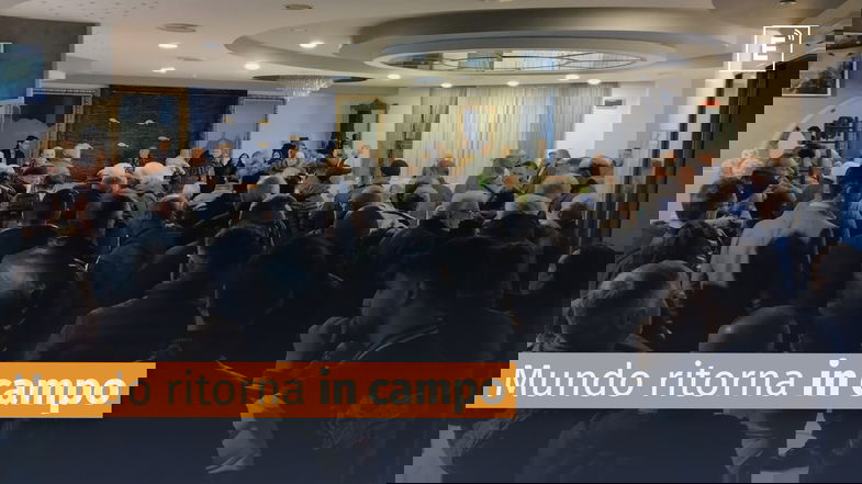 A Trebisacce una sala gremita chiede a Mundo di candidarsi ma lui… si riserva