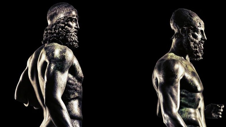 Bronzi di Riace, potrebbe esistere un terzo guerriero: il mistero della statua trafugata