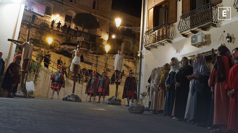 I cittadini del centro storico di Rossano sono rock e mettono in scena Il Risorto