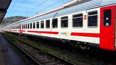 Per i pendolari calabresi arriva “Carta Tutto Treno Calabria”