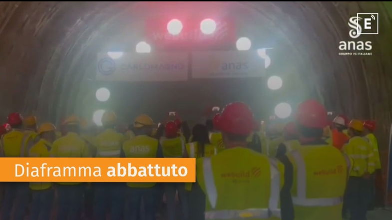Strada Statale 106, completato lo scavo della galleria naturale Roseto 1 - VIDEO