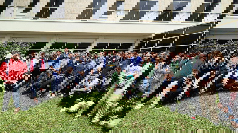 I complimenti di Staface agli studenti del Majorana per l'extravergine: «Orgoglio della Calabria»