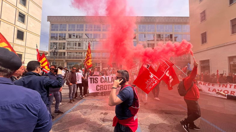 Tirocinanti tornano in piazza il 7 giugno a Cosenza