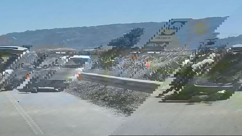 Statale 106, incidente nel tratto di Corigliano-Rossano: code e rallentamenti