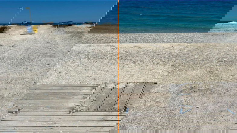Polemica sulle passerelle per disabili: «Sulle spiagge di Co-Ro pedane per raccogliere angurie?»