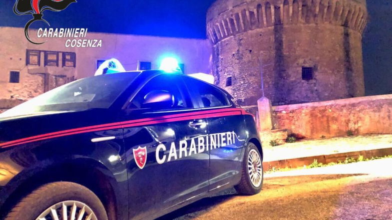 Castrovillari, chiede un aumento al datore di lavoro e viene palpeggiata