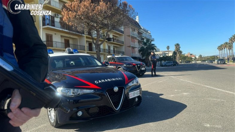 In giro per Corigliano a fare shopping con banconote false: scoperti dai carabinieri