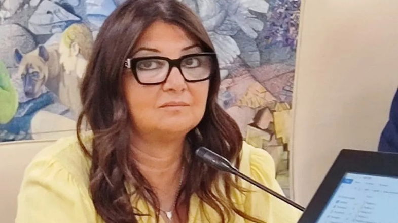 La Straface tranquillizza su Nefrologia e attacca Stasi: «Espone la città a figure barbine»