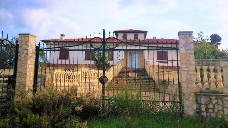 Bandita la gara di affidamento dei lavori dell’ex villa Forastefano