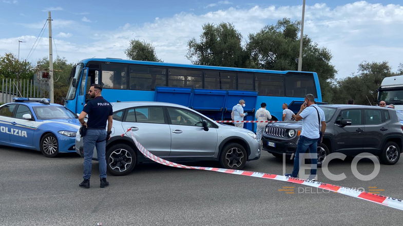 Rossano, ritrovato un cadavere nel bagagliaio di un autobus