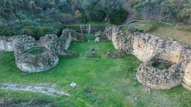 Racconti di bellezza e archeologia nella città antica di Castiglione di Paludi 