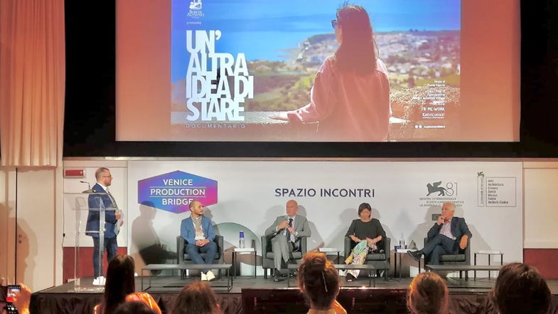 Roseto Capo Spulico strega Venezia, successo per la première del documentario “Un’altra idea di stare”