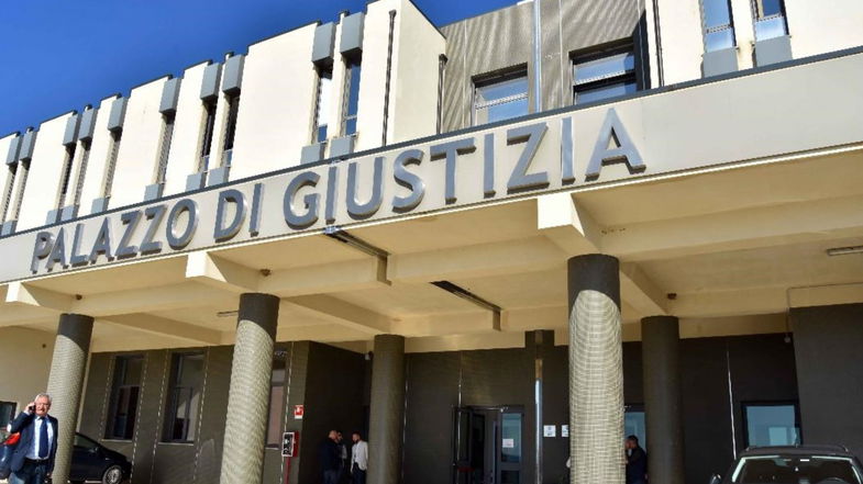 Resistenza a pubblico ufficiale, 48enne cariatese va ai domiciliari