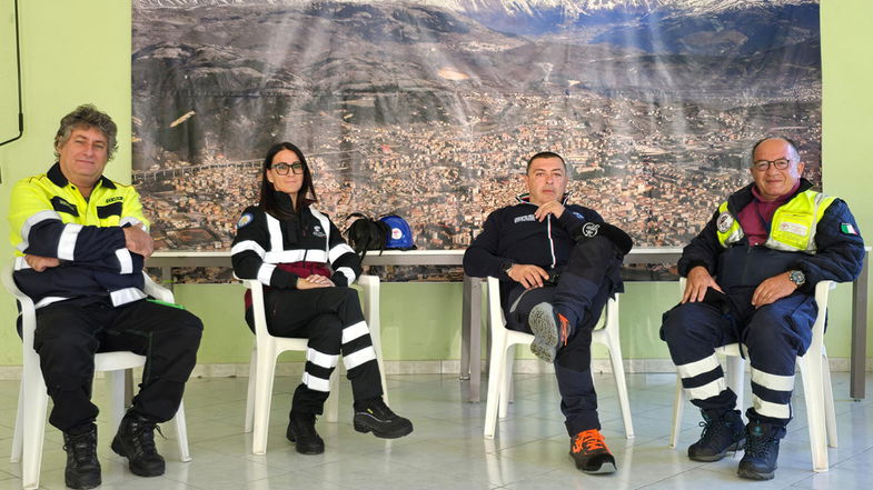 Esercitazione congiunta tra i nuclei di protezione civile Bersaglieri de L'Aquila Corigliano-Rossano, Roma e Palermo