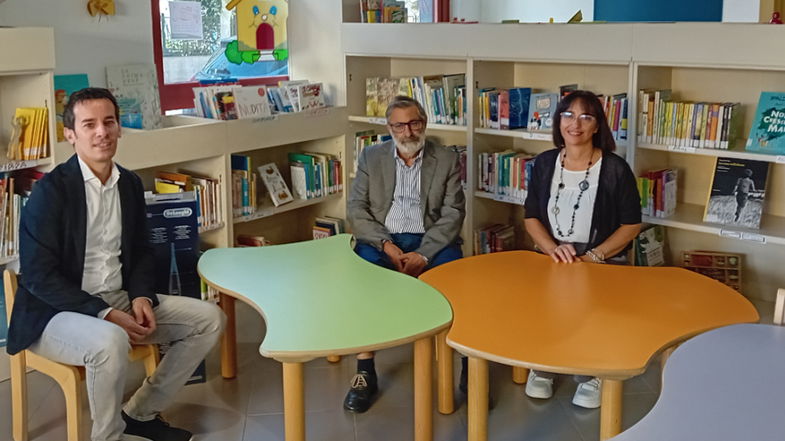 Donazione dell'Associazione Vivere a Colori alla Biblioteca 