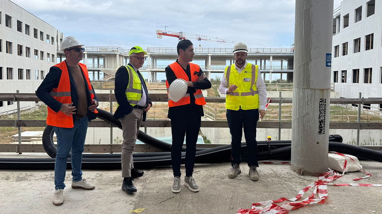 Visita della Cgil al cantiere del nuovo Ospedale, Petrone: «I lavori non subiranno ritardi»