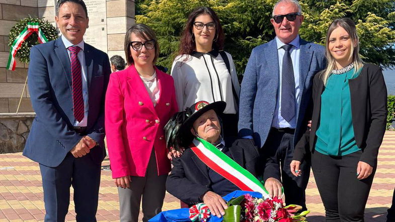 Laino Castello in festa per Zio Francesco: ha spento 100 candeline