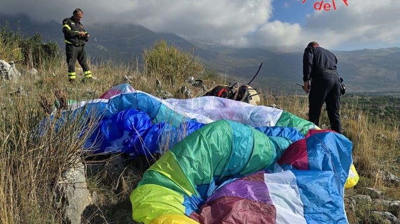 Muore facendo parapendio nel Pollino