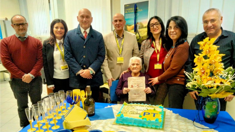 Poste festeggia i 100 anni di Serafina, la nonna smart di Corigliano-Rossano 