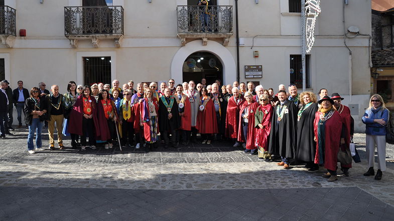 I cultori dell’enogastronomia italiana si riuniscono a Cariati per il debutto della 