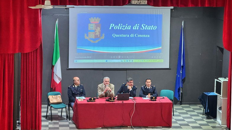 La Polizia di Stato nelle scuole della provincia per la “Giornata Internazionale contro la violenza sulle donne”