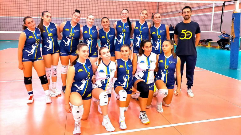 VOLLEY SERIE C - Pallavolo Rossano in emergenza mettono KO la Pink Volo