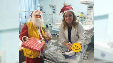 Uno speciale Babbo Natale arriva all'Ospedale Ferrari di Castrovillari