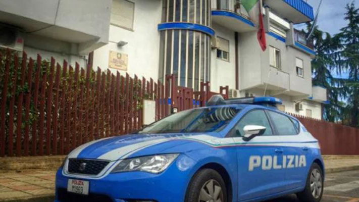 Atti persecutori a Corigliano-Rossano: un uomo finisce ai domiciliari