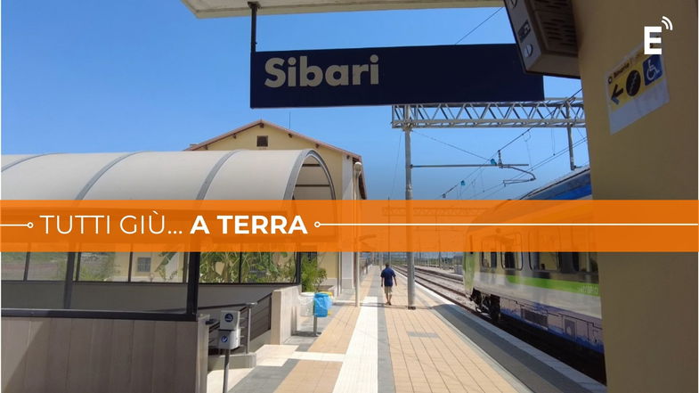 Treno cancellato, 30 pendolari restano a Sibari in balia dell’improvvisazione di Trenitalia