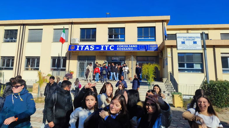 L'Itas Itc apre le porte al futuro: 90 studenti volano in Europa grazie al progetto Pcto estero