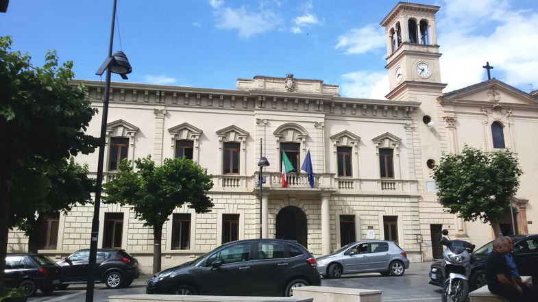 Dissesto finanziario Castrovillari, sospeso il giudizio verso Lo Polito e tre amministratori