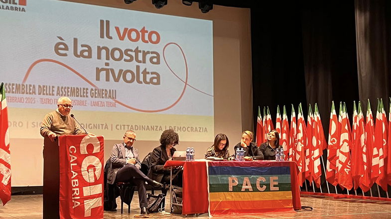 «Cinque sì per invertire la rotta, per cambiare il Paese. Il voto è la nostra rivolta»